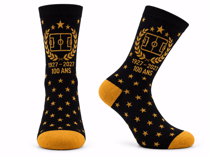Maquette de chaussettes personnalisées — édition anniversaire de club, motifs tricotés aux couleurs du club
