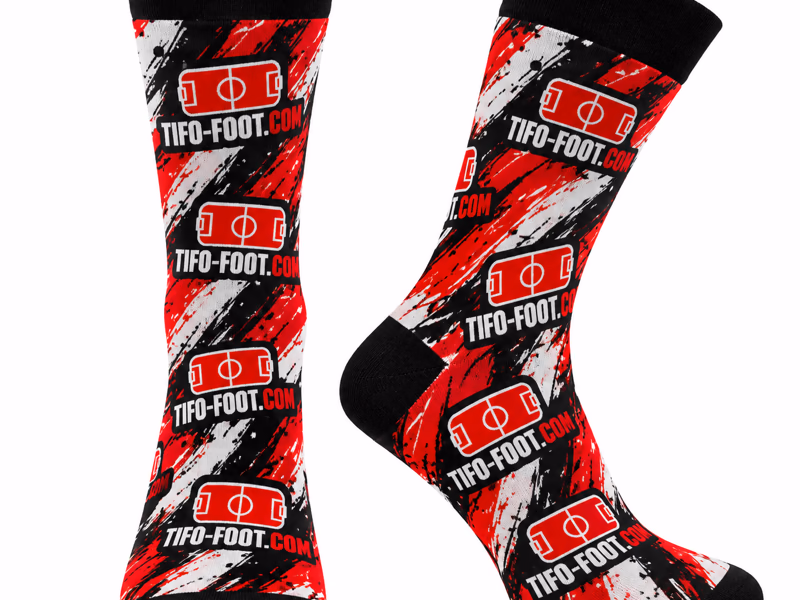 Chaussettes supporters personnalisées aux couleurs du club, logo et motifs tricotés dans la maille